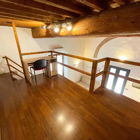Loft Rustico 아파트 *